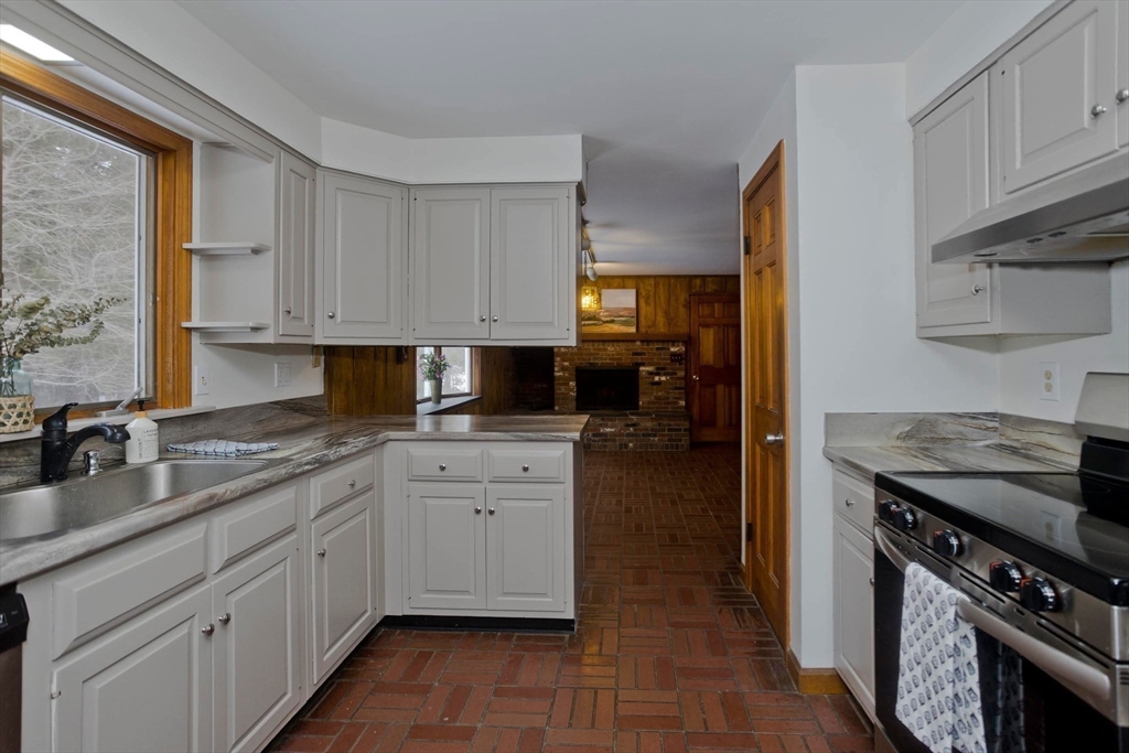 94 Amherst Rd