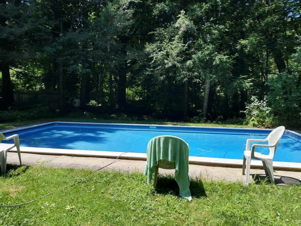 94 Amherst Rd