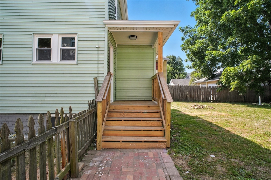 25 W Glen St