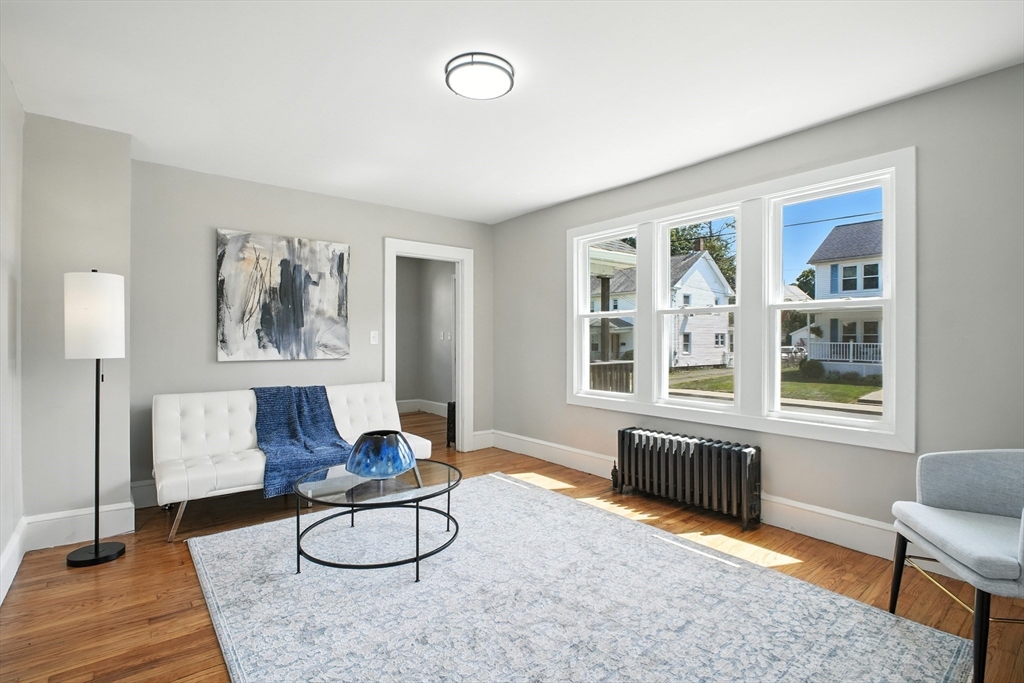 25 W Glen St