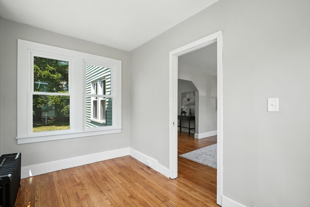 25 W Glen St