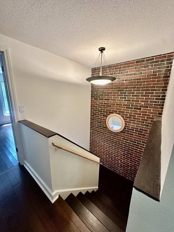 1 Eaton Ct # 1