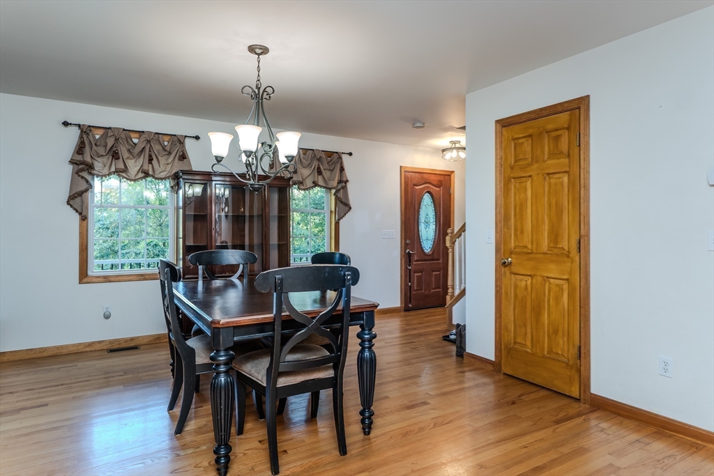 8 Hemlock Hollow