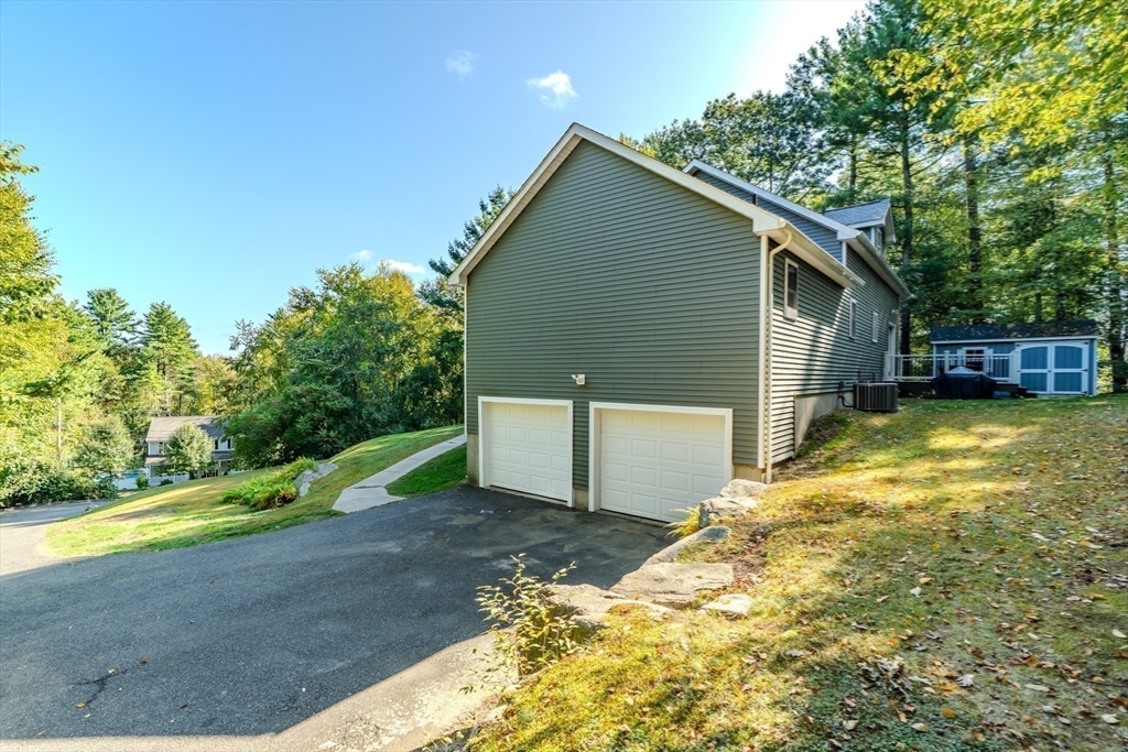 8 Hemlock Hollow