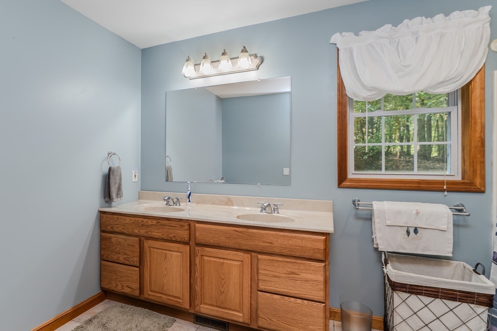 8 Hemlock Hollow