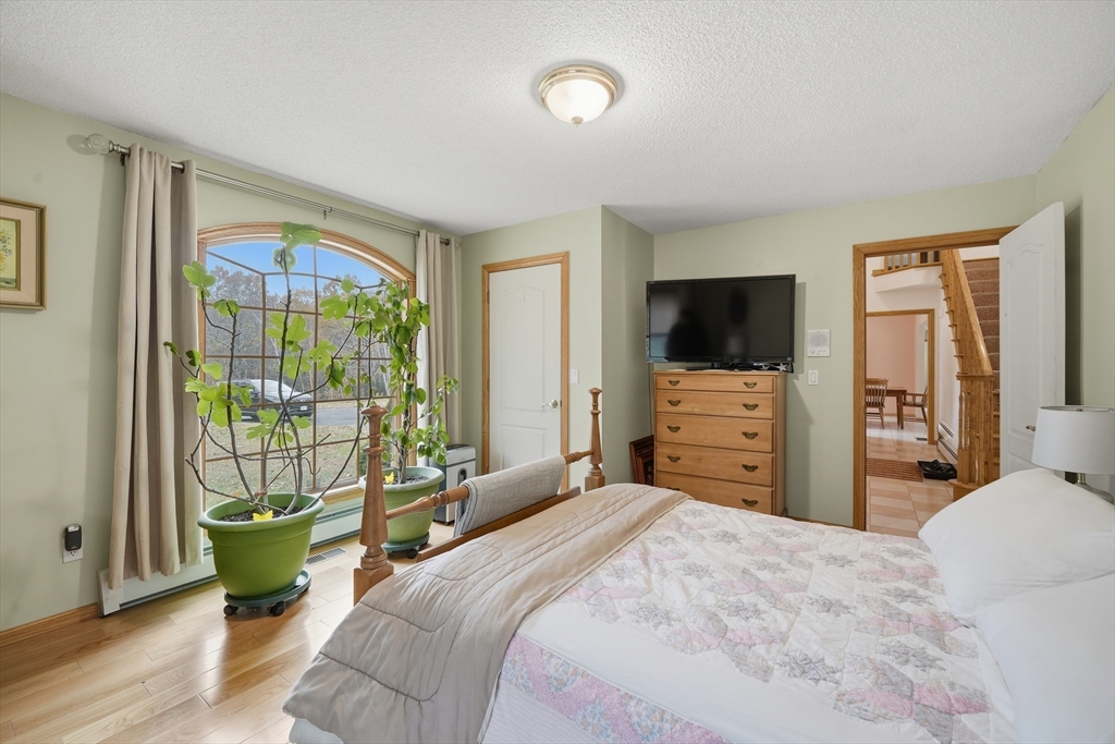 155 Woodland Way