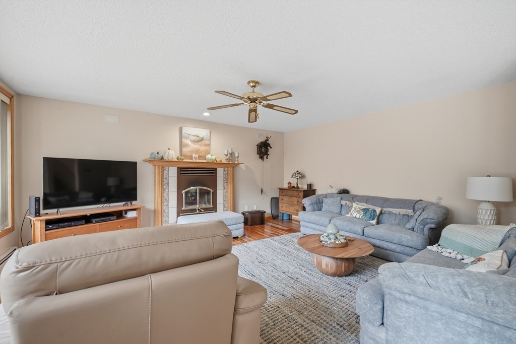 155 Woodland Way