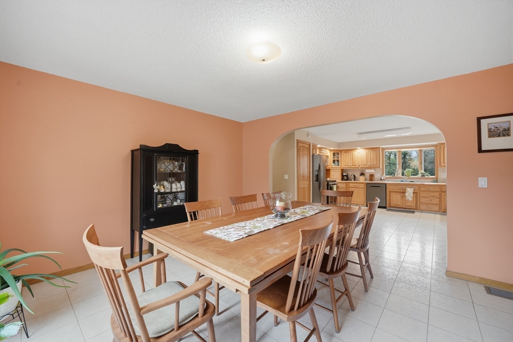 155 Woodland Way