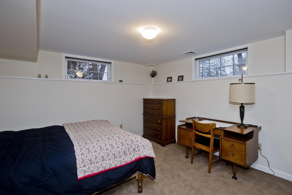 11 Sheerman Ln