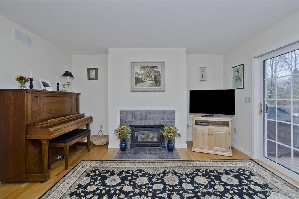 11 Sheerman Ln