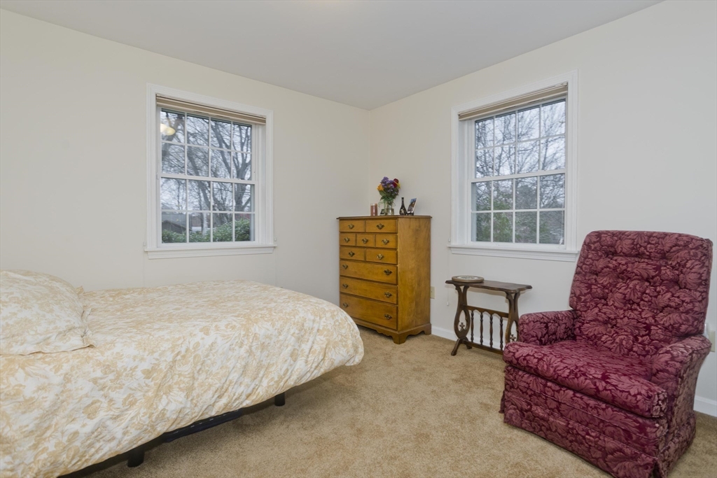 11 Sheerman Ln