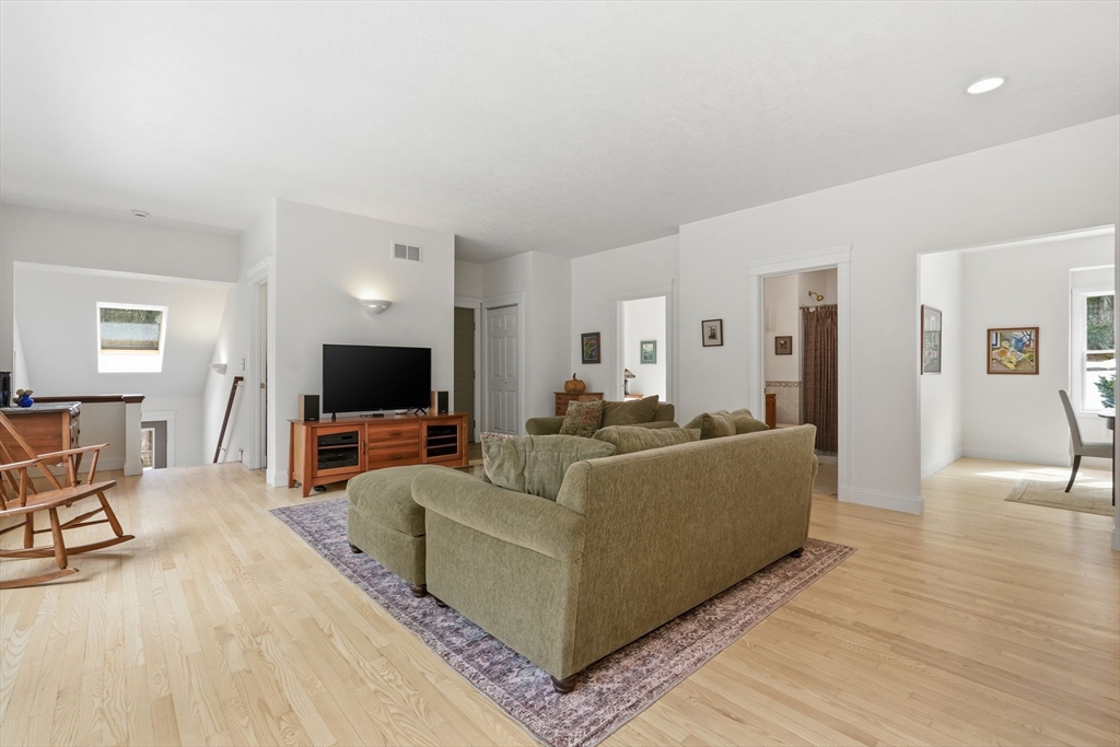 16 N Valley Rd