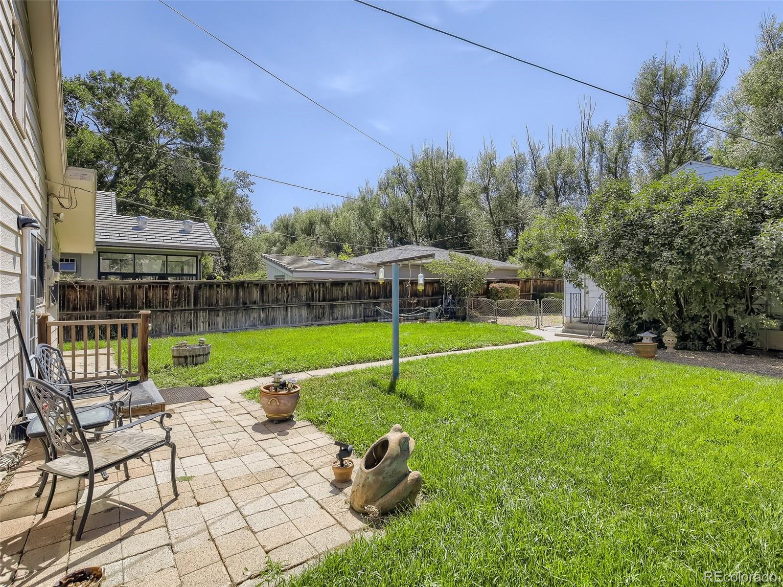512 E Emma Street