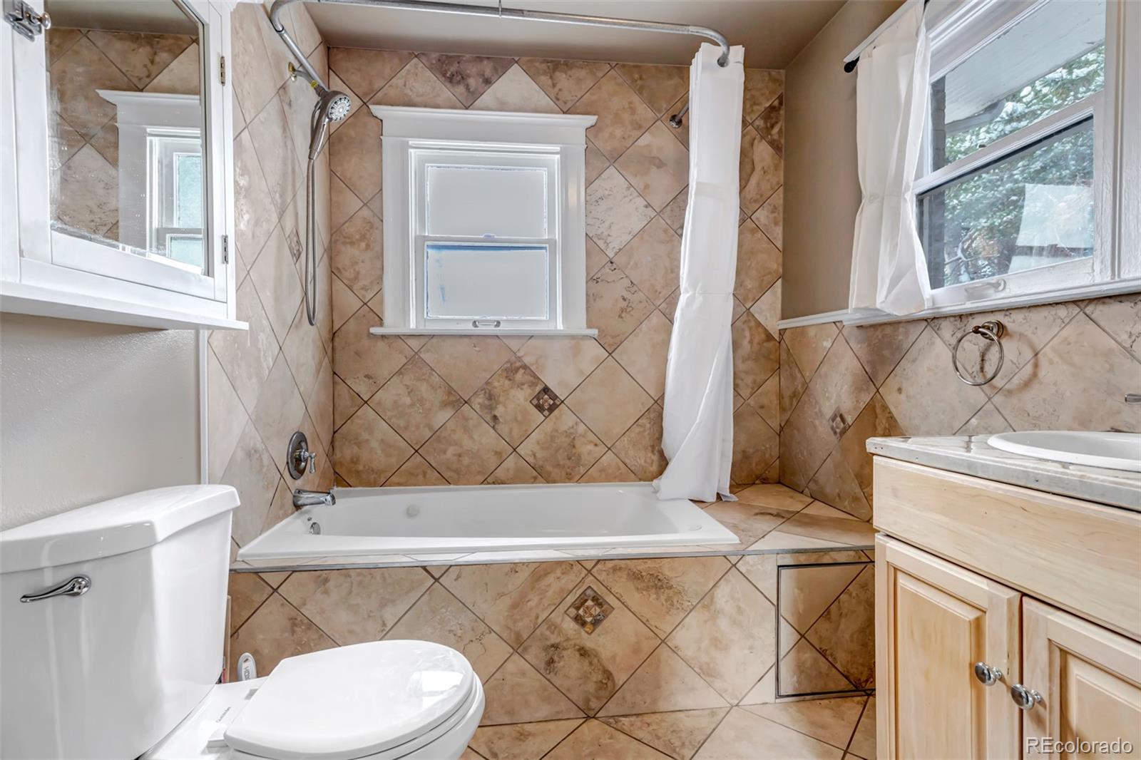 1451 Madison Street Unit: 3