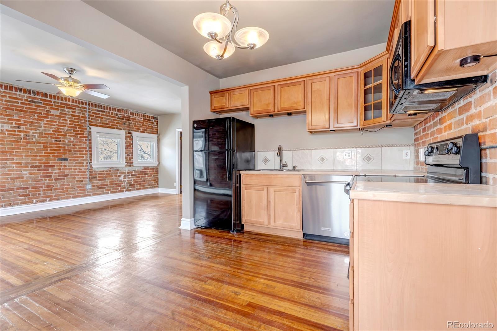 1451 Madison Street Unit: 3