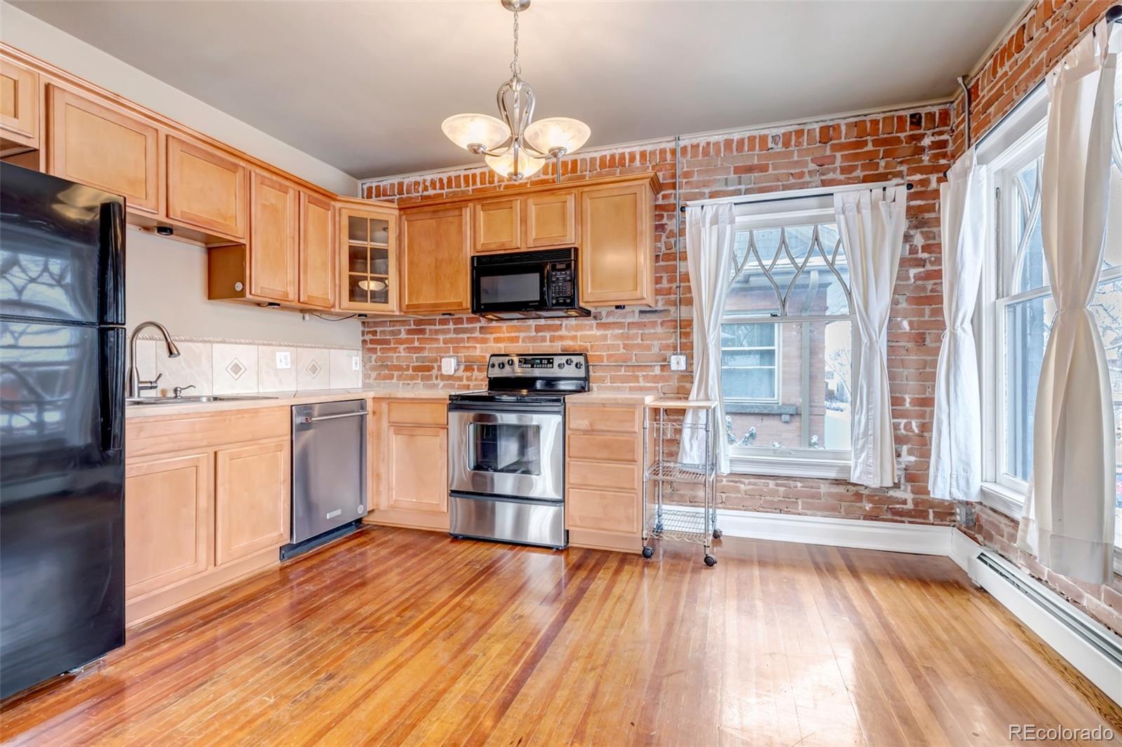 1451 Madison Street Unit: 3