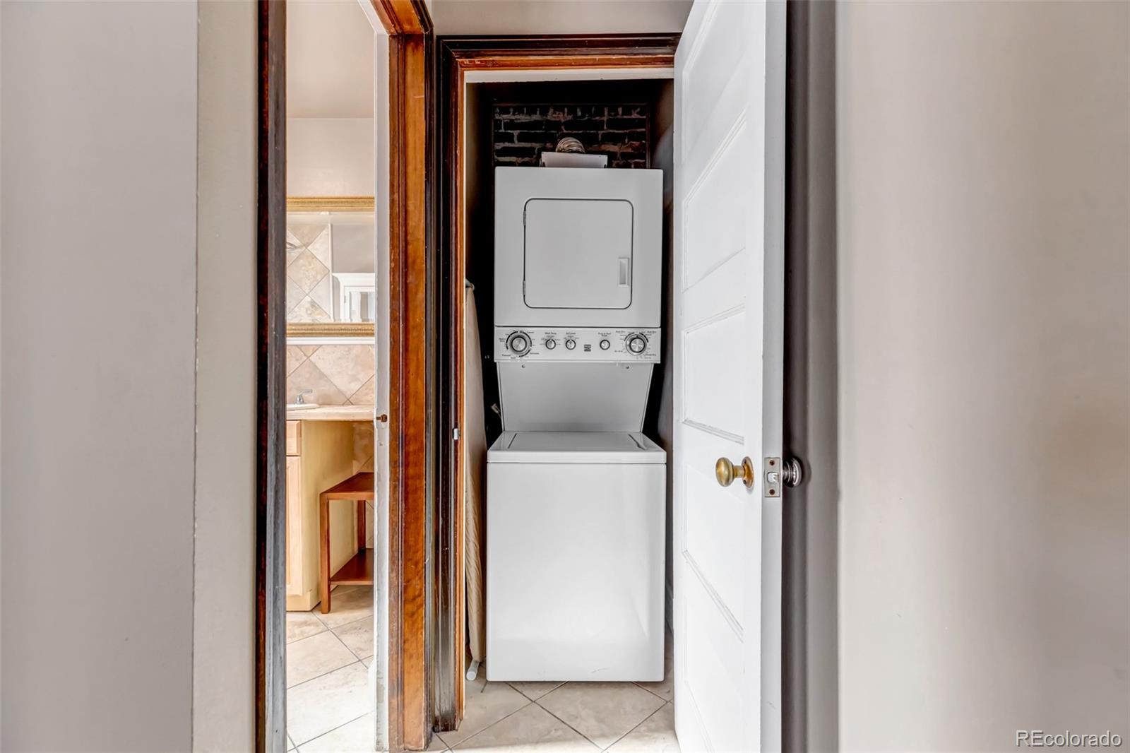 1451 Madison Street Unit: 3