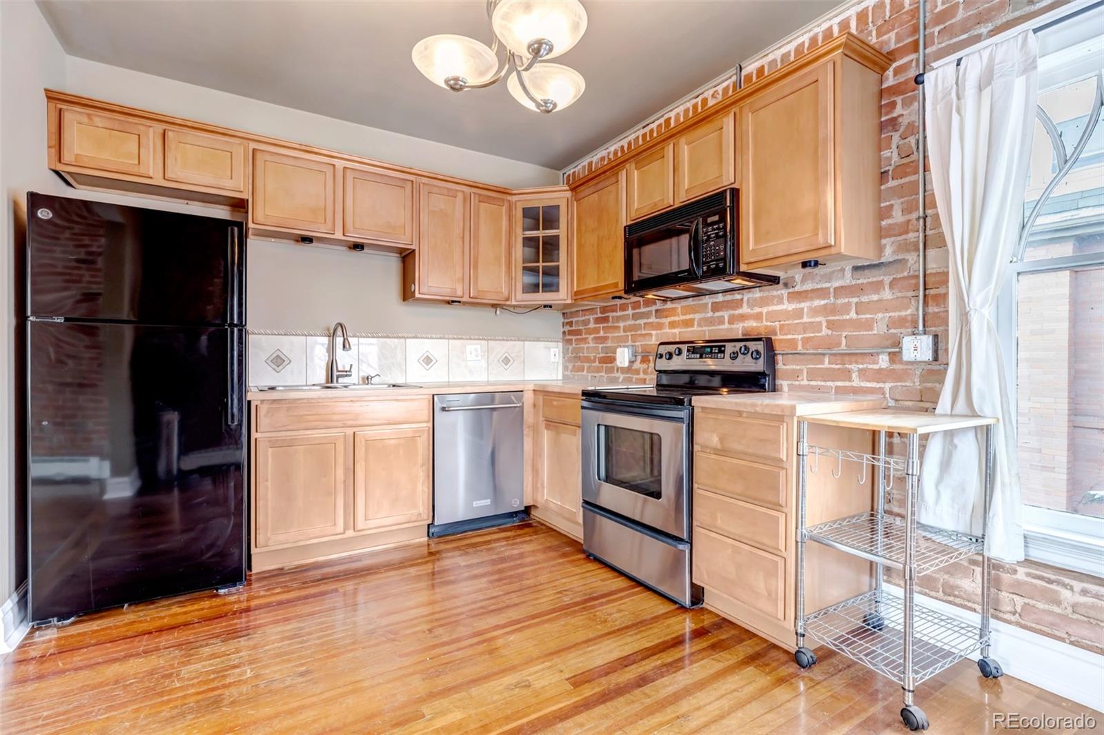 1451 Madison Street Unit: 3
