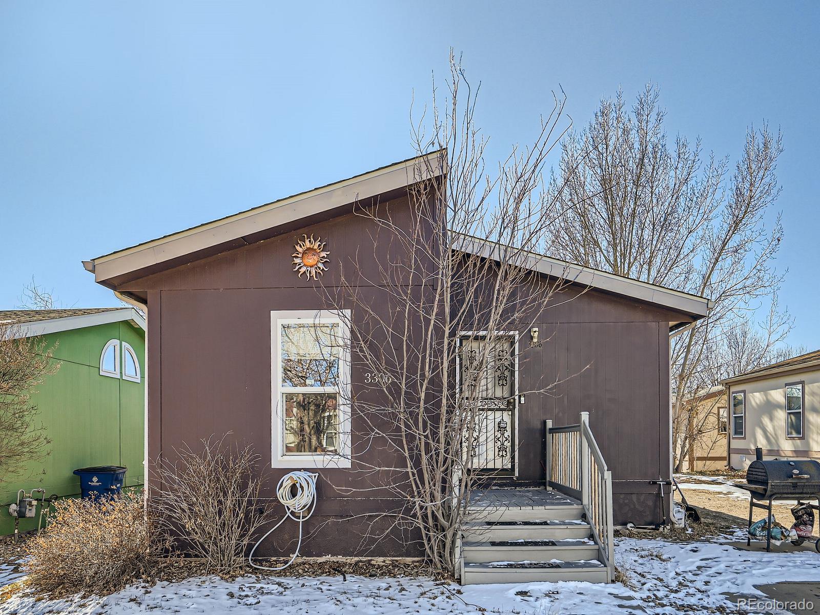 3306 Far View