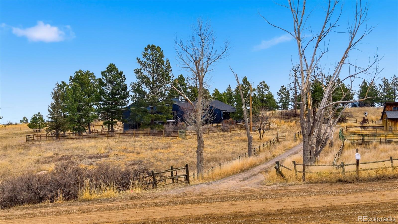 6848 N Trailway Circle