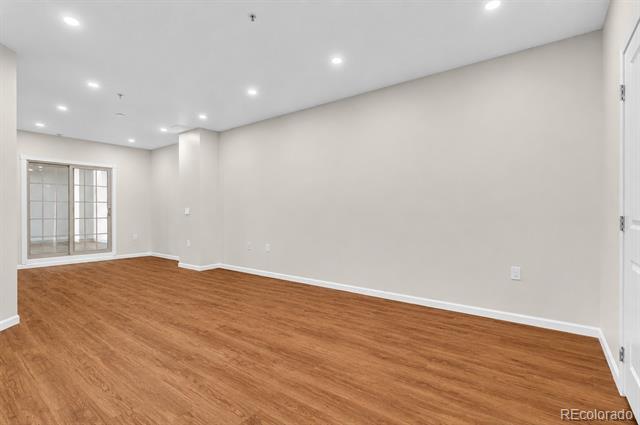 925 N Lincoln Street Unit: 3C