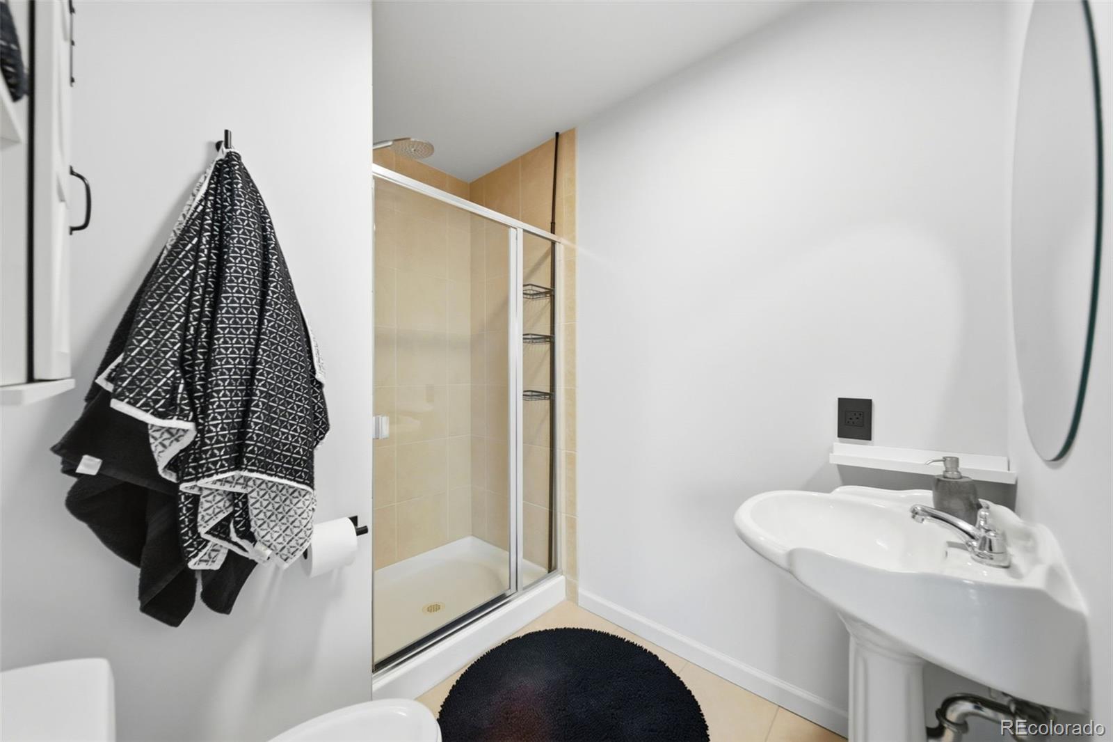 975 N Lincoln Street Unit: 6G-N