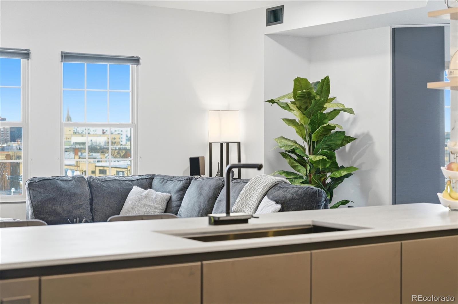 975 N Lincoln Street Unit: 6G-N