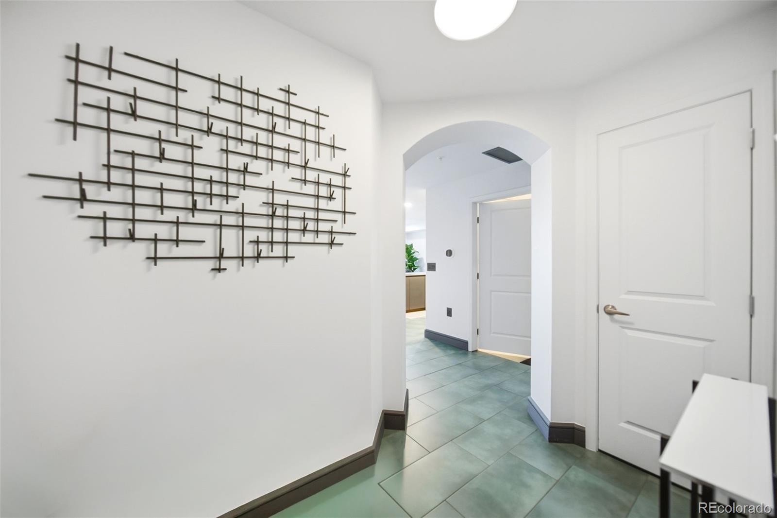 975 N Lincoln Street Unit: 6G-N