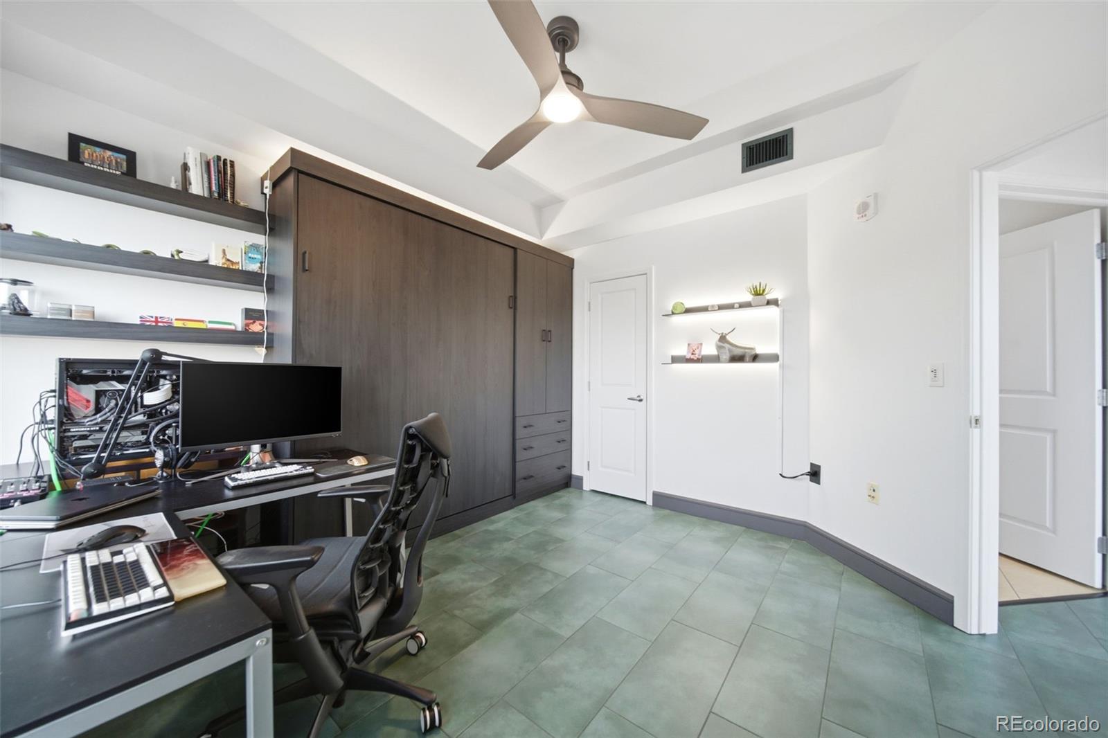 975 N Lincoln Street Unit: 6G-N