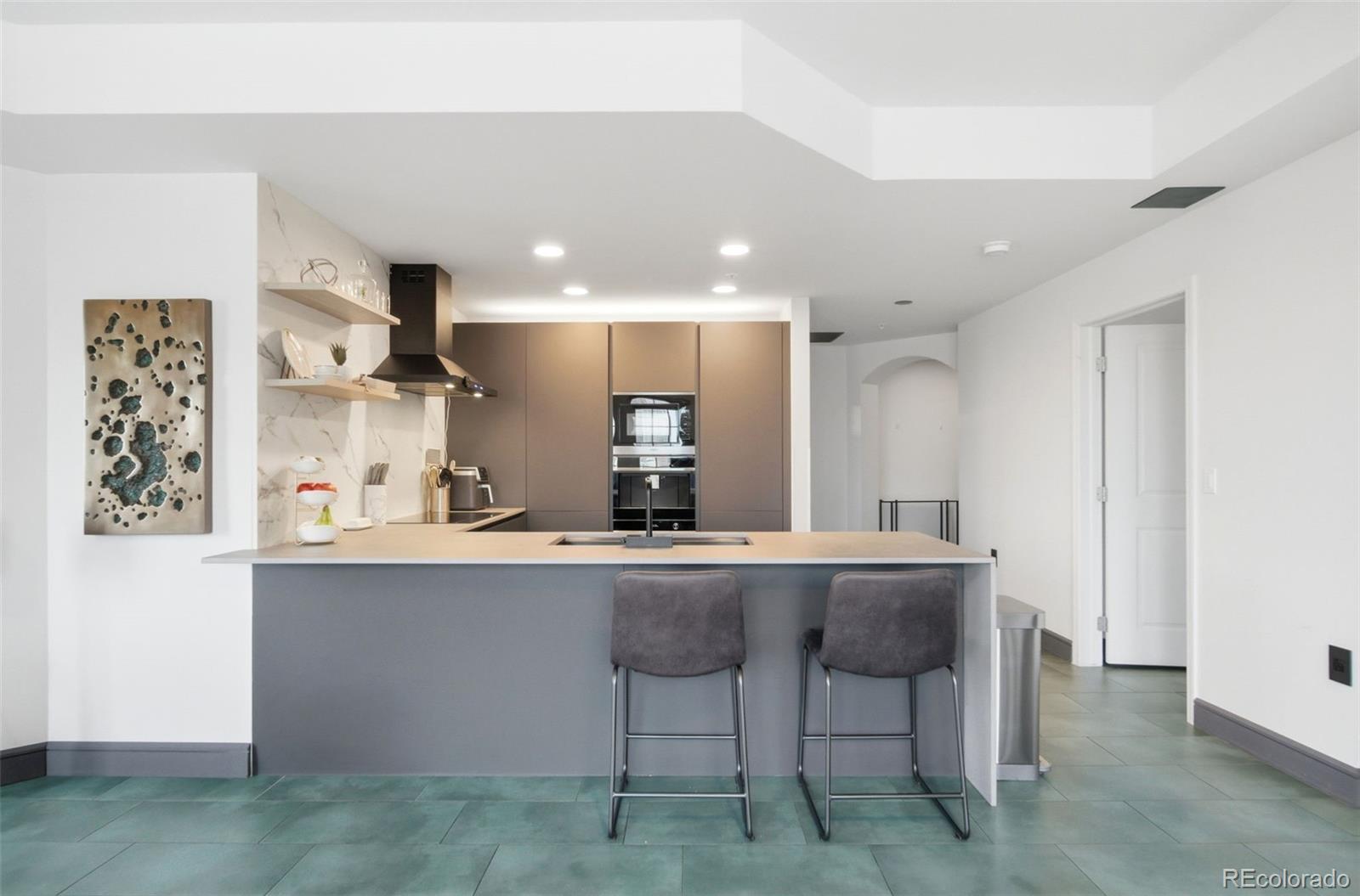 975 N Lincoln Street Unit: 6G-N