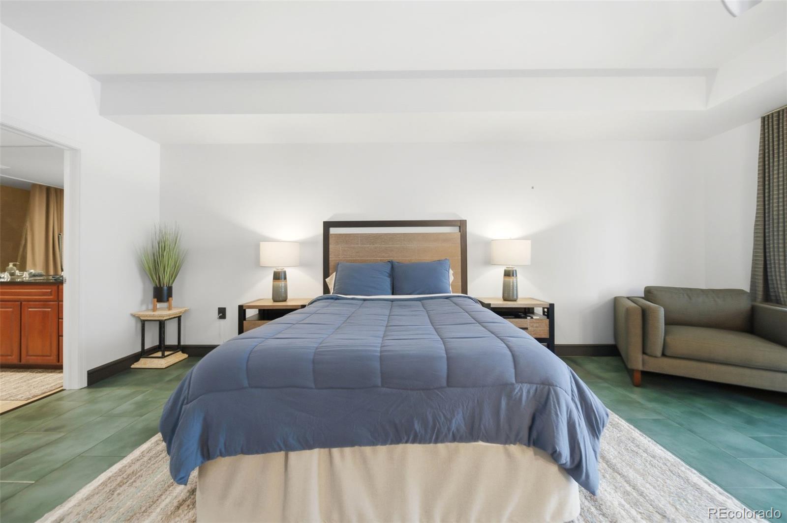 975 N Lincoln Street Unit: 6G-N