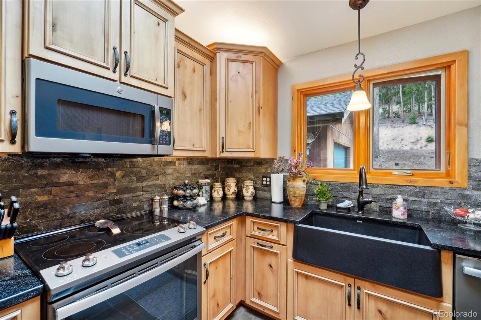 6763 Deer Path