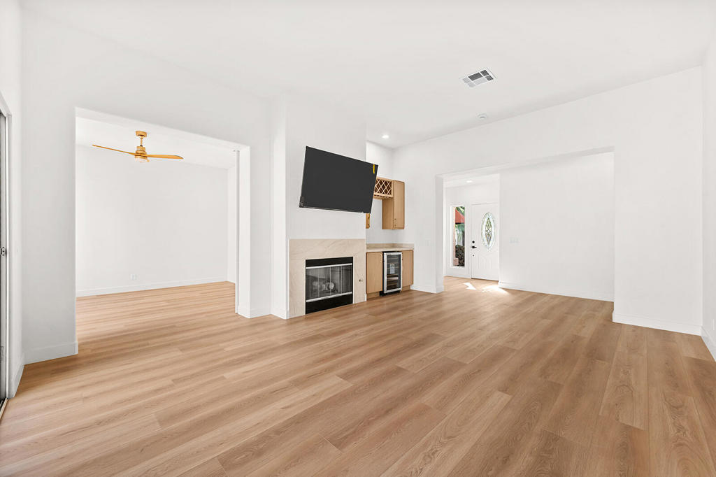 48614 Calle Esperanza