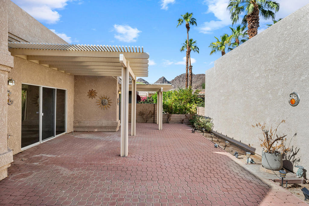 48614 Calle Esperanza