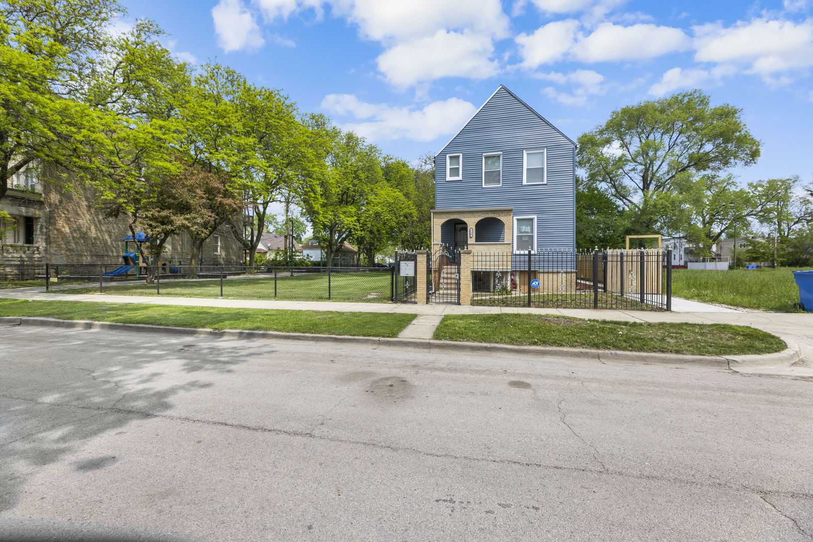 710 W 61st Street