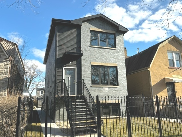 1137 N Karlov Avenue