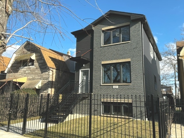 1137 N Karlov Avenue