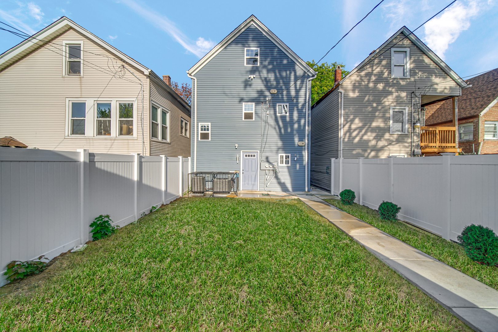 8434 S Burnham Avenue