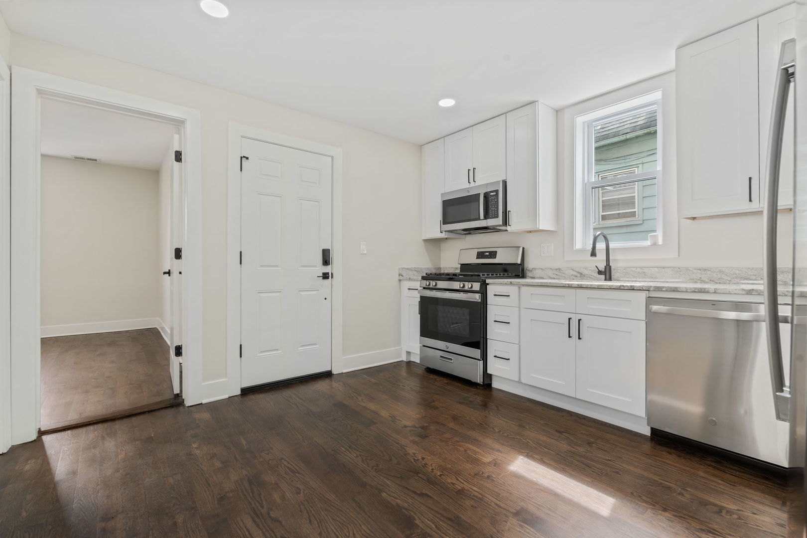 9419 S Saint Lawrence Avenue Unit: G