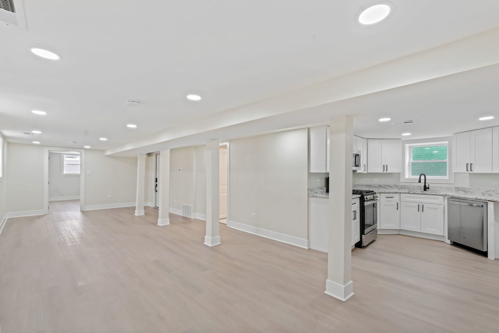 9419 S Saint Lawrence Avenue Unit: G