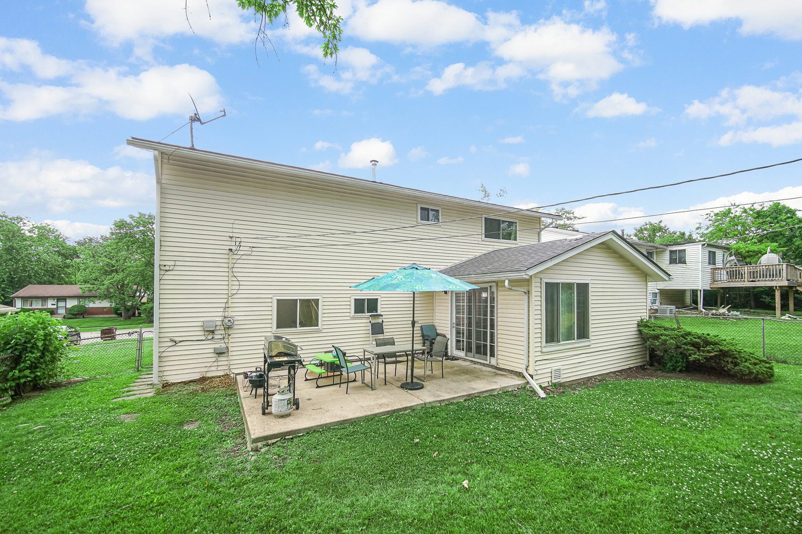 816 Blackhawk Drive