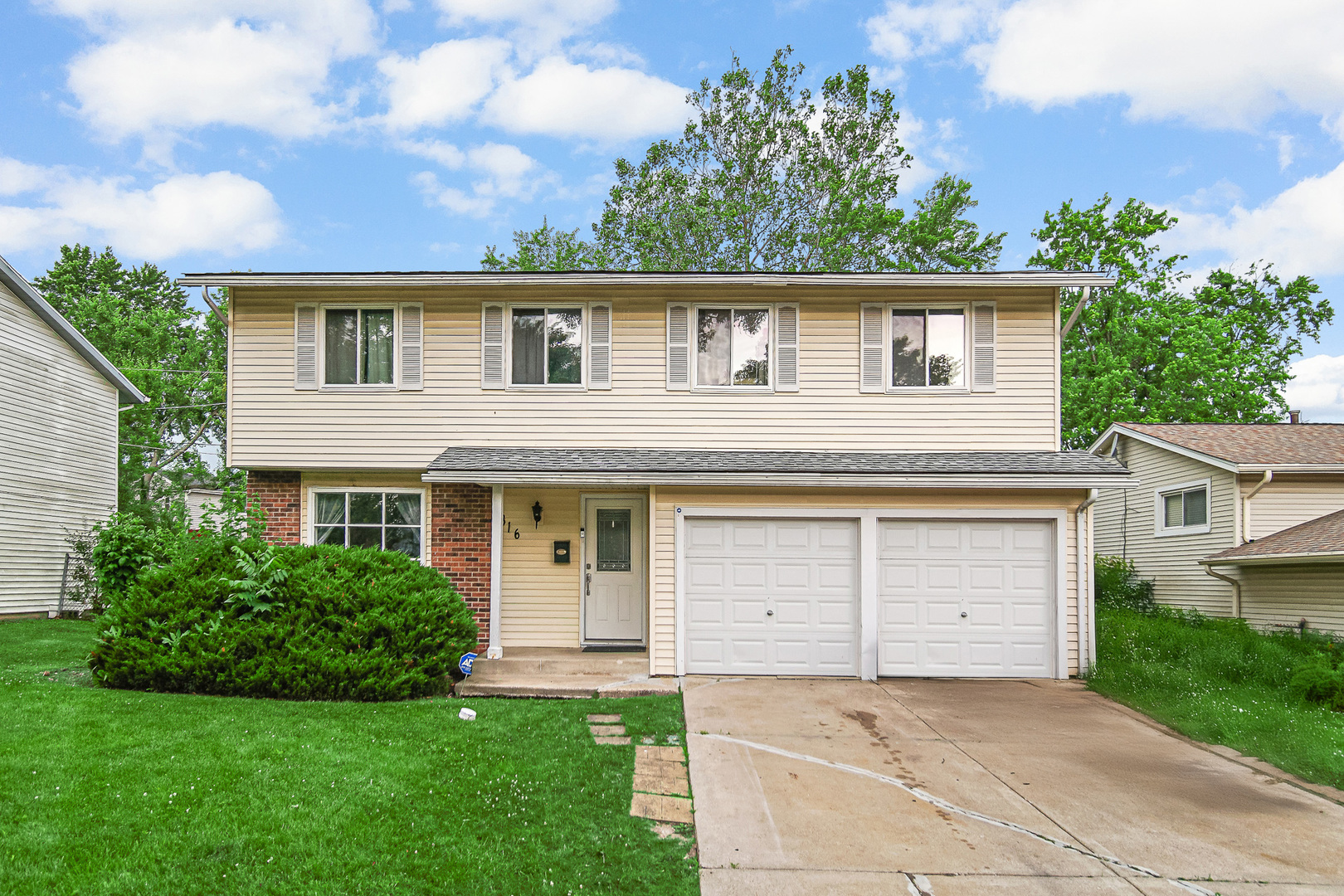 816 Blackhawk Drive