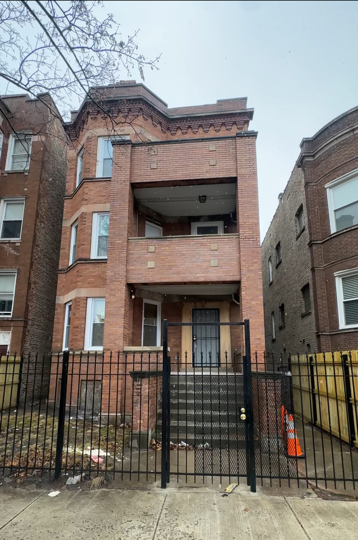 6924 S Green Street Unit: 1