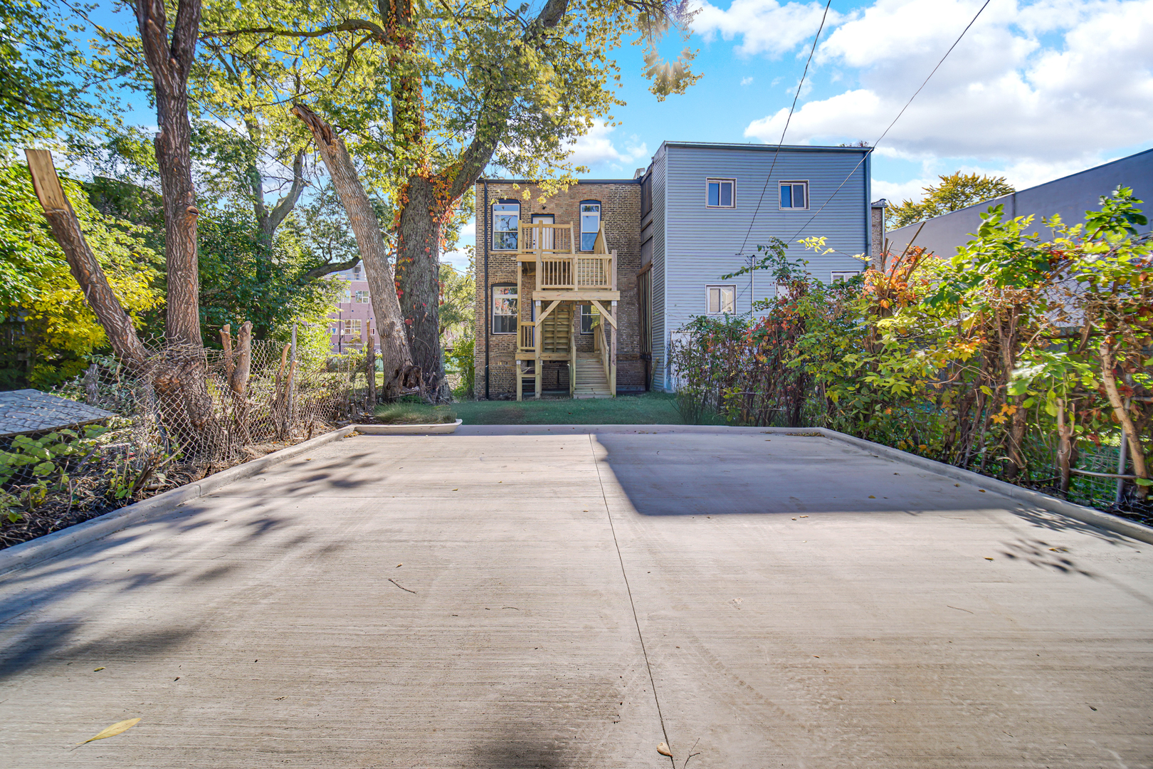 2916 W Adams St
