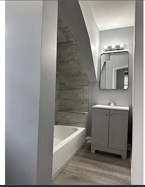 6444 S Eberhart Avenue