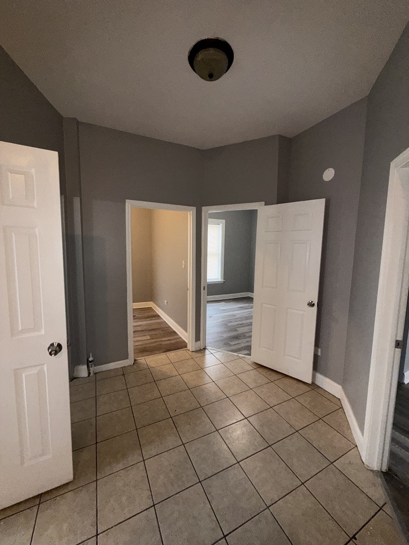 6444 S Eberhart Avenue