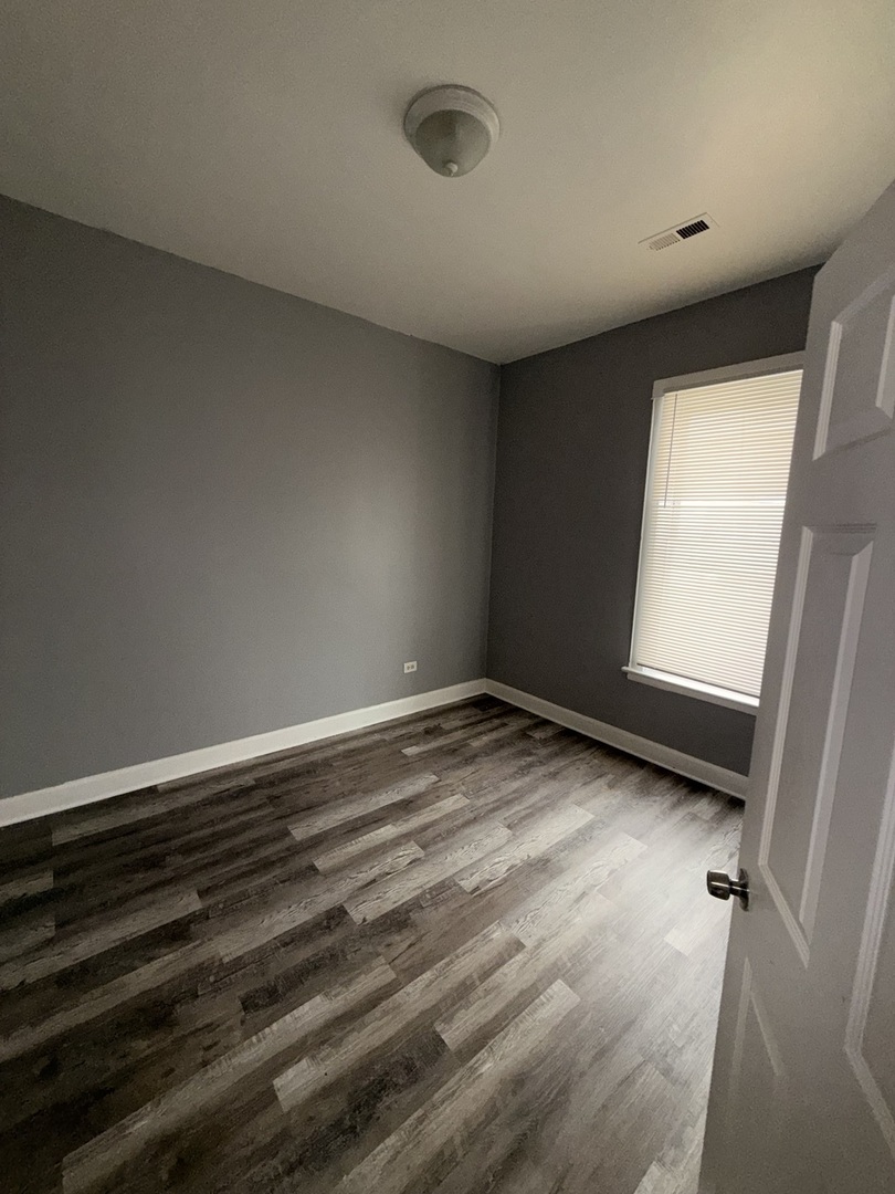 6444 S Eberhart Avenue