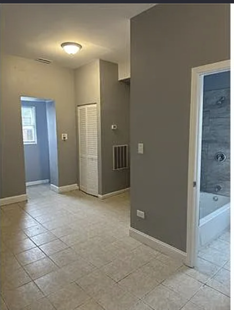 6444 S Eberhart Avenue