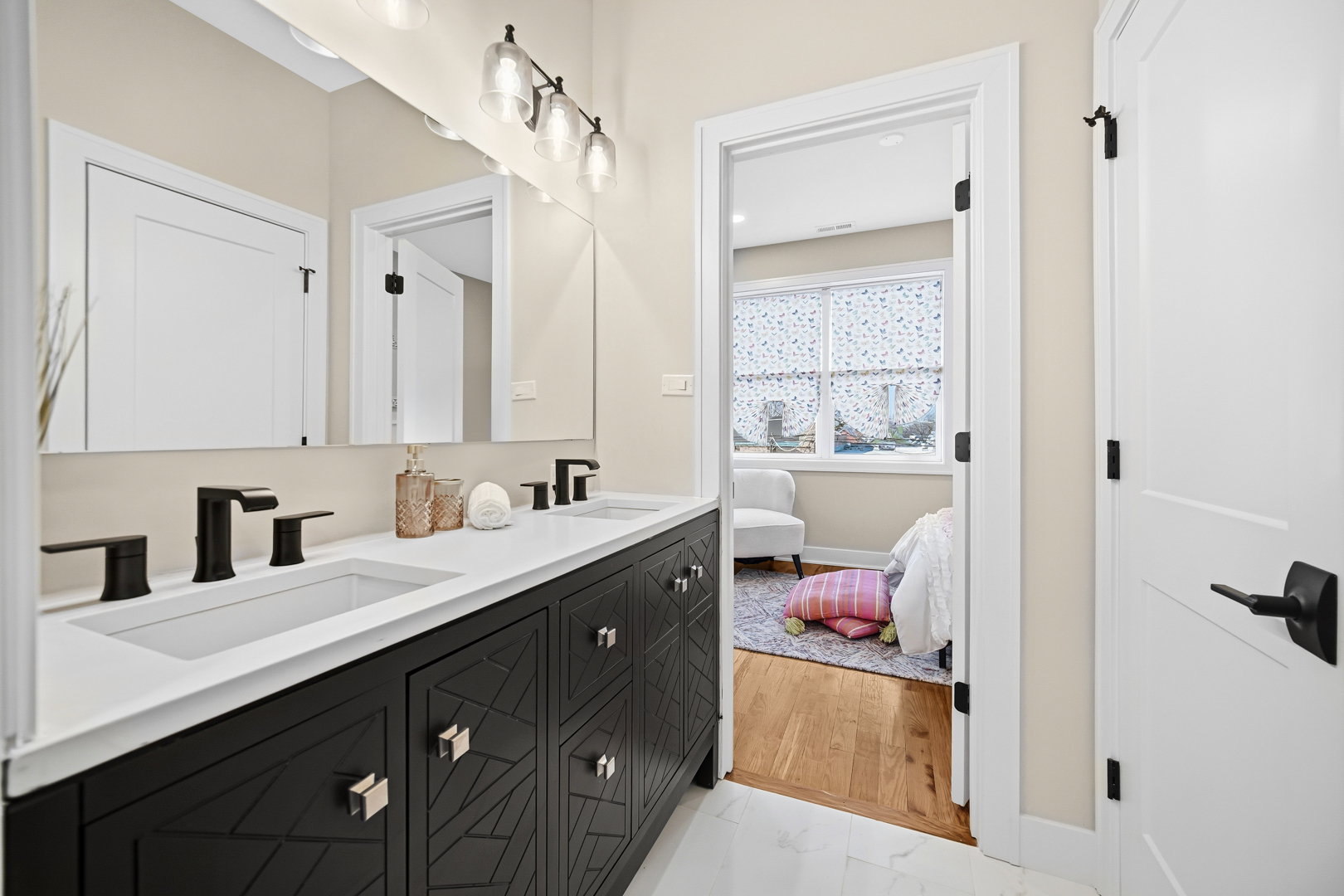 5032 S Michigan Avenue