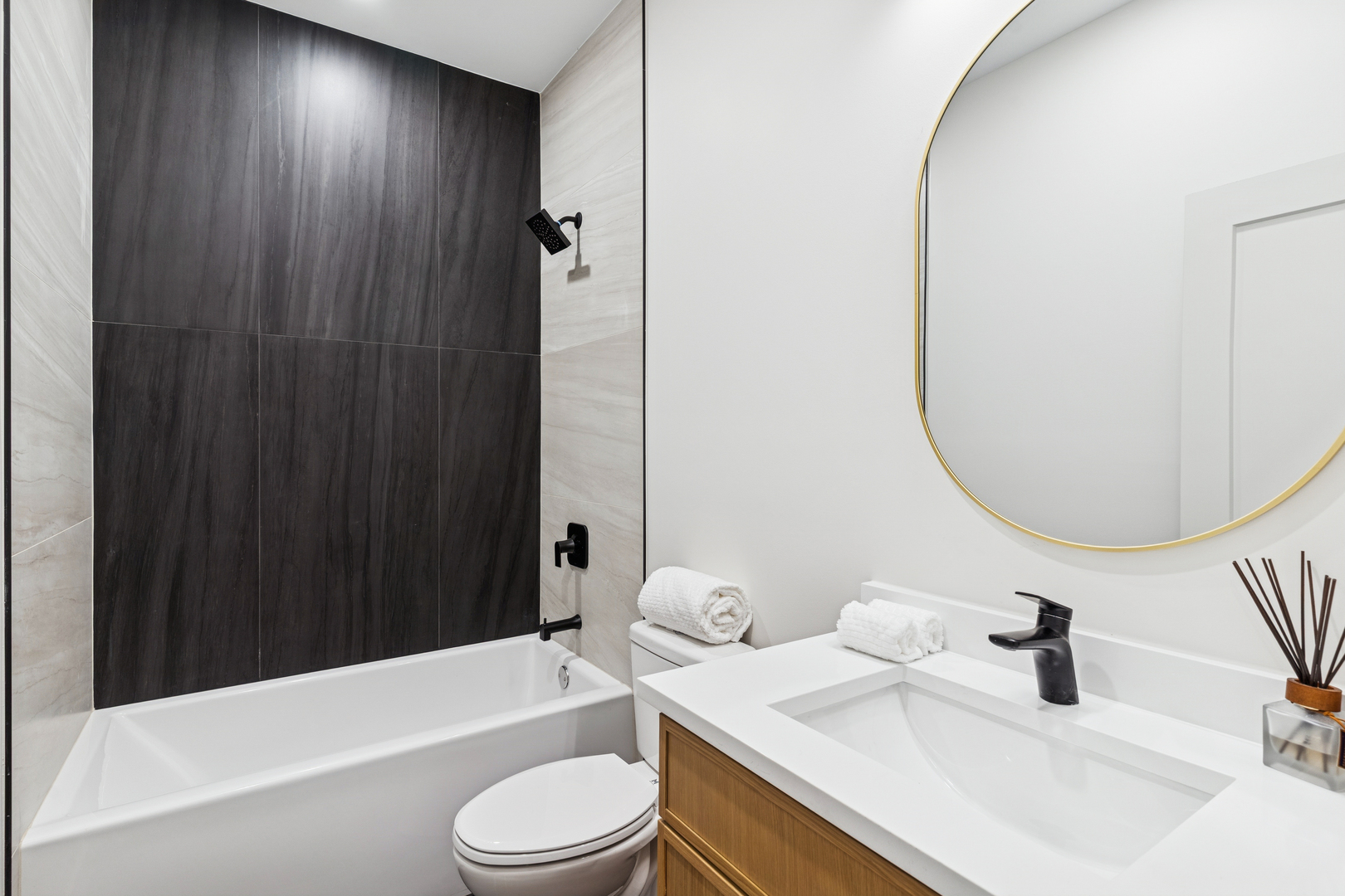 4208 S Calumet Avenue Unit: 101